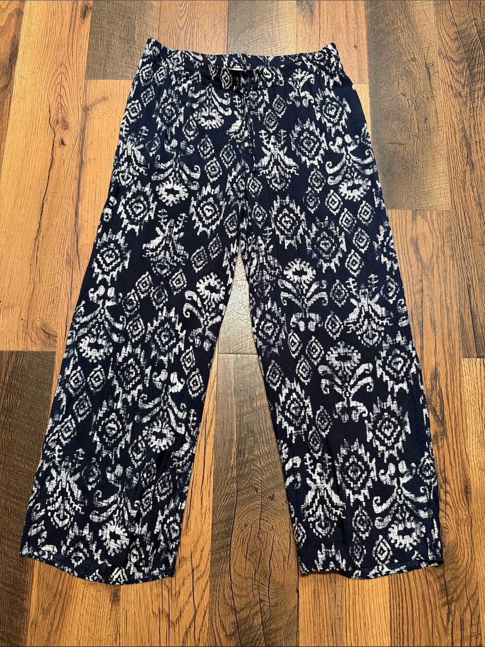 Women Cupio Navy and White Print Wide-Leg Pants Palazzo
